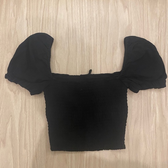 Black Aritzia Crop Top - Picture 2 of 5